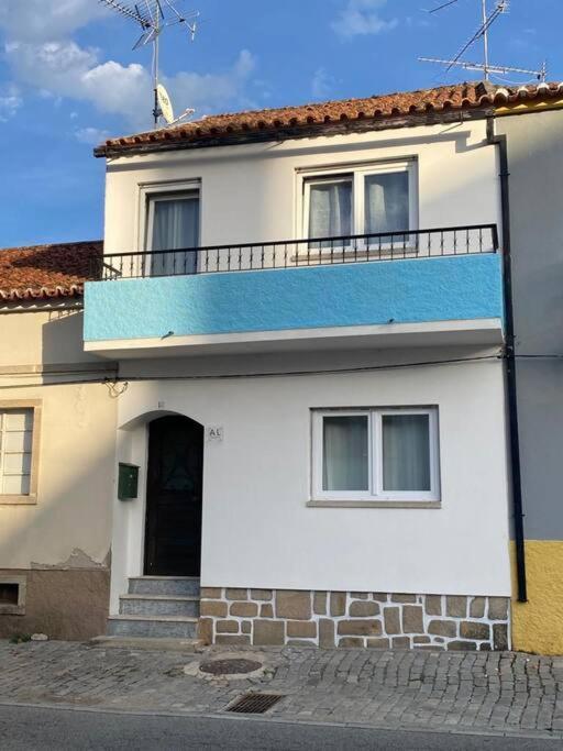 Caminho Da Vila Moradia. Escalos de Cima 外观 照片